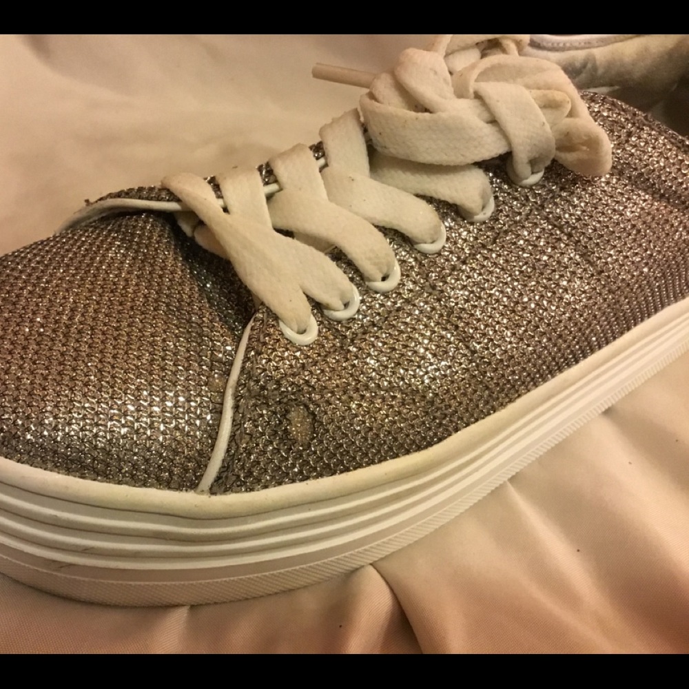 .GUESS- Sneakers - Picture 4 of 5